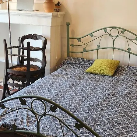 5 Places Apartment *